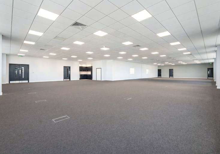 Cat A fitted open plan office with carpet and suspended ceiling